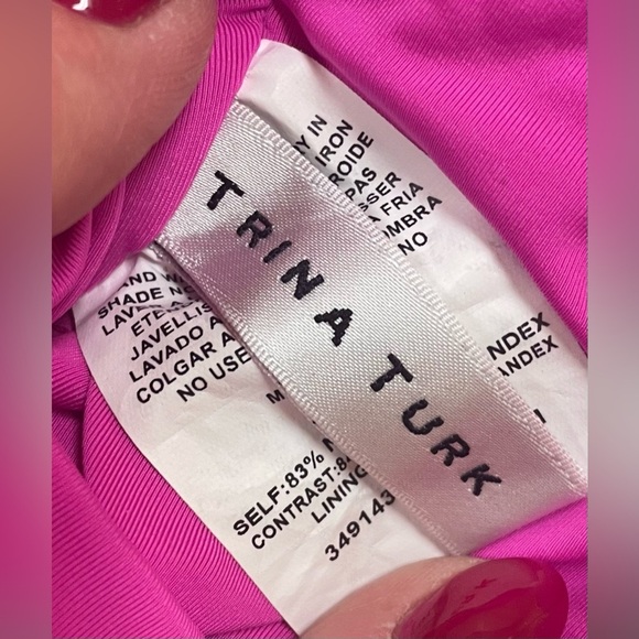 Trina Turk Women's Ruffle Off the Shoulder One Piece Swimsuit Hot Pink Size 8 - Picture 5 of 9